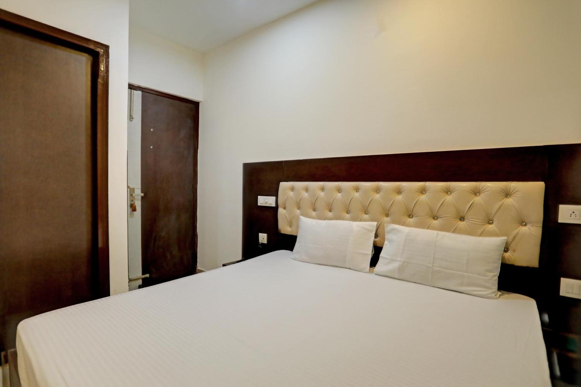Oyo Hotel The Red Hut Chandīgarh Exteriér fotografie