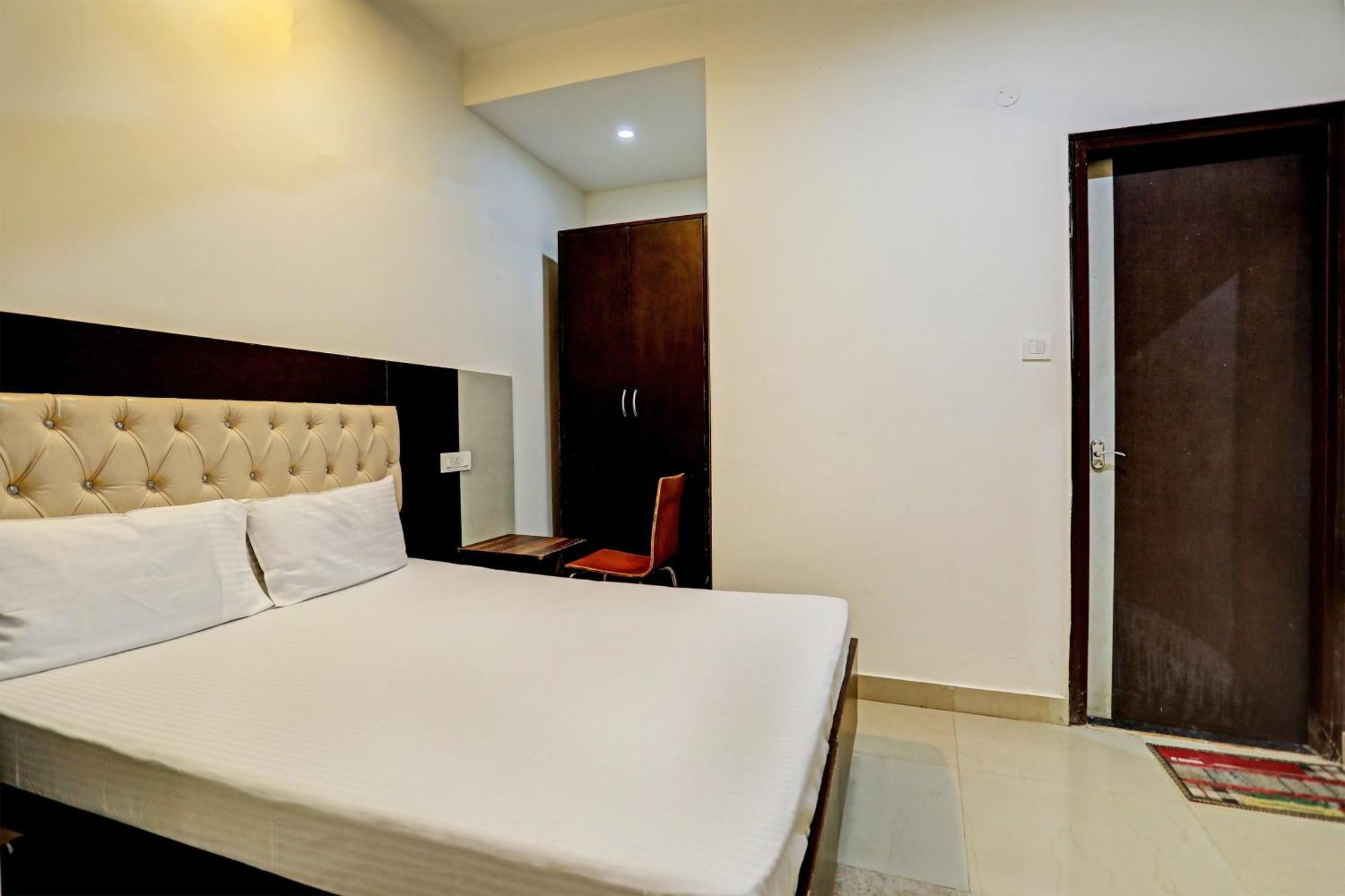 Oyo Hotel The Red Hut Chandīgarh Exteriér fotografie