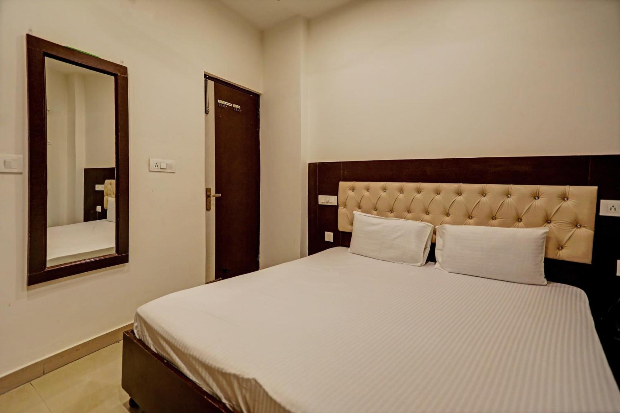 Oyo Hotel The Red Hut Chandīgarh Exteriér fotografie